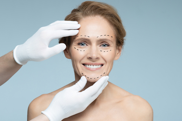 yüz germe facelift nedir